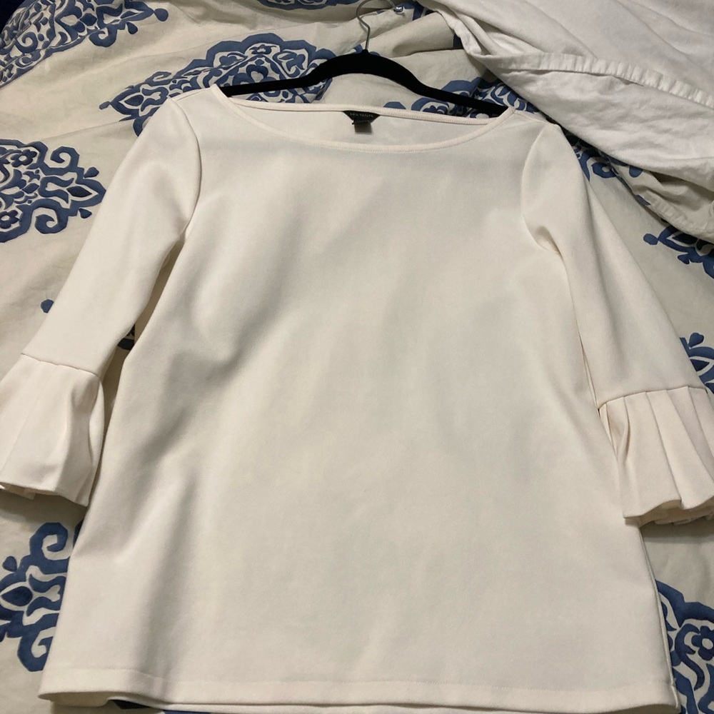 Ann Taylor M shirt with pleated sleeve detail